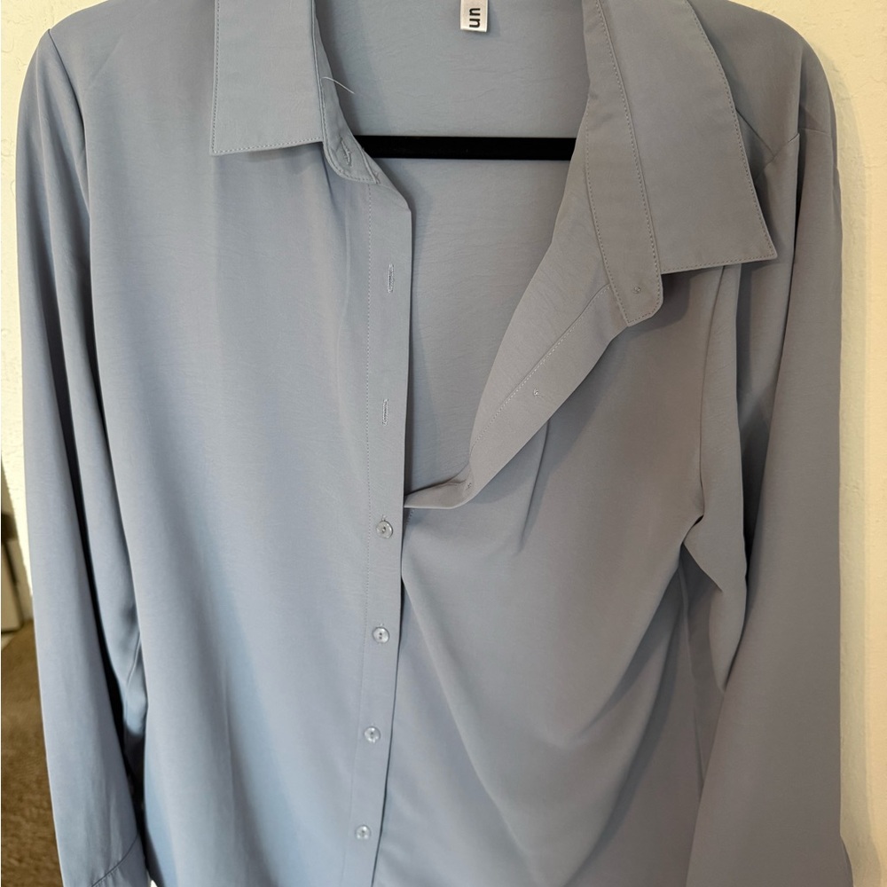 Light Blue Button-Up collared Blouse - Picture 2 of 2
